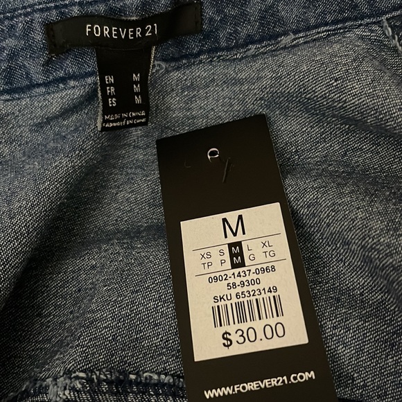 3/$15 Forever 21 crop denim shirt M - Picture 5 of 6